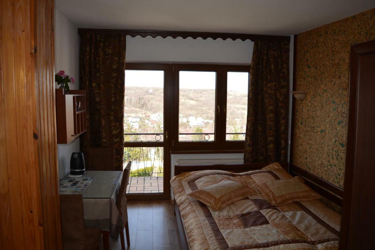 Pokoje Goscinne Bartek Iwonicz-Zdrój Exterior foto